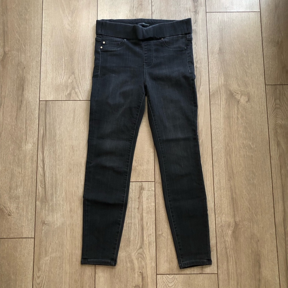 Size 2P Liverpool Dark Grey Jeggings